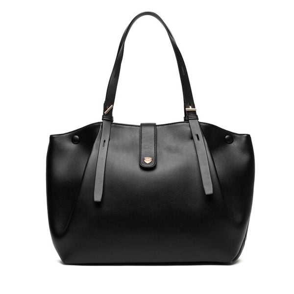 Torebka Blauer. Czarne torebki do ręki damskie Blauer, bez wzorów, klasyczne, bez dodatków. Za 359.99 zł.