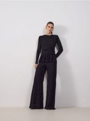 Koronkowe spodnie z baskinką - czarny. Czarne spodnie materiałowe damskie Reserved, bez wzorów, z bawełny. Za 219.99 zł.