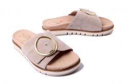 TAMARIS COMFORT 8-87106-42 400 M8710642 beige, klapki damskie. Brązowe klapki damskie Tamaris, bez wzorów, bez obcasa, na płaskiej podeszwie. Za 263.92 zł.