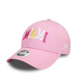 Czapka z daszkiem New Era. Czerwone czapki i kapelusze damskie New Era, bez wzorów. Za 89.99 zł.