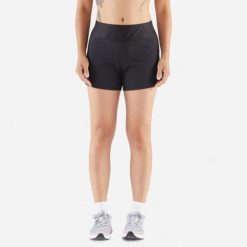 Spodenki do biegania damskie Kiprun Run 100. Czarne szorty sportowe damskie KALENJI, xs, bez wzorów, z elastanu, sportowe, do biegania. Za 29.99 zł.