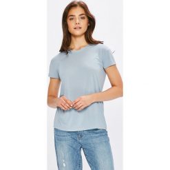 Jacqueline de Yong - Top. Szare topy damskie Jacqueline de Yong, z dzianiny, z okrągłym kołnierzem, z krótkim rękawem. W wyprzedaży za 29.90 zł.