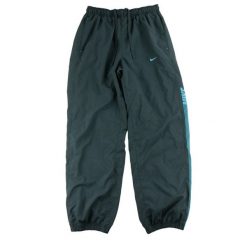 Second life - Spodnie dresowe męskie Nike - Jak nowy. Czarne spodnie sportowe męskie Nike, l, bez wzorów, z dresówki, na fitness i siłownię. Za 127.76 zł.