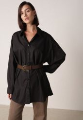 Czarna Długa Koszula Oversize z Bawełny i Wiskozy z Paskiem z Klamrą Thessalonike. Czarne bluzki damskie Born2be, m, bez wzorów, z bawełny, bez kołnierzyka, bez ramiączek. Za 139.99 zł.