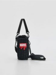 Torba na butelkę Marvel - czarny. Czarne torby i plecaki dziecięce Reserved, małe. Za 59.99 zł.