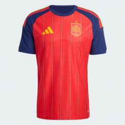 Koszulka domowa Hiszpania 26 Authentic. Czerwone koszulki sportowe męskie Adidas, s, bez wzorów, z dzianiny, bez kołnierzyka, bez ramiączek, do piłki nożnej, climacool (adidas). Za 649.00 zł.