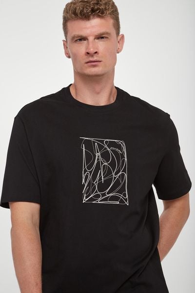 T-shirt męski z haftem ARMANI EXCHANGE. T-shirty męskie Armani Exchange, m, bez wzorów, bez kołnierzyka. W wyprzedaży za 155.40 zł.