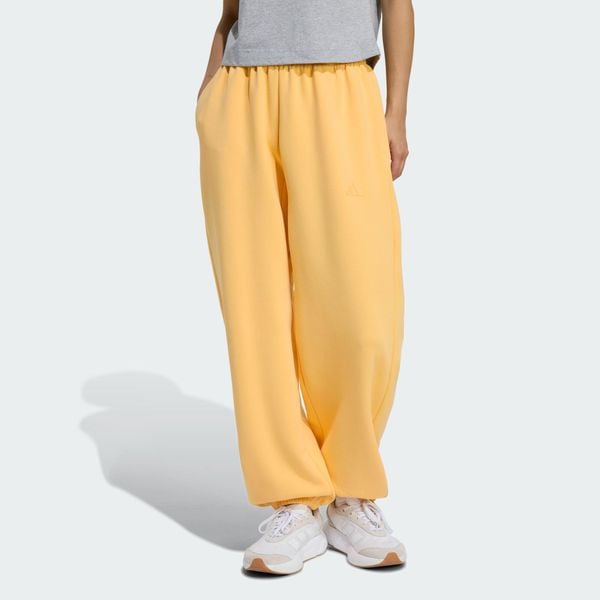 Spodnie Soft Lux Loose. Czarne obuwie sportowe damskie Adidas, l, bez wzorów, z bawełny. Za 329.00 zł.