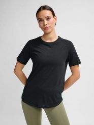 Koszulka damska Hummel MT Vanja. Czarne t-shirty damskie Hummel, m, bez wzorów, z bawełny, klasyczne, bez kołnierzyka. Za 196.00 zł.