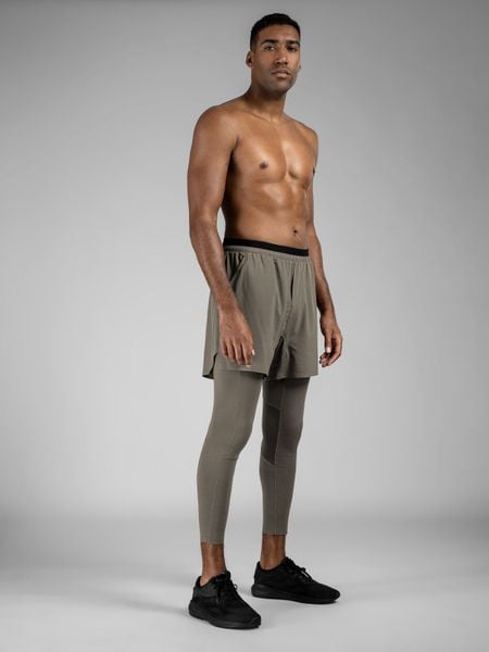 4F Spodenki treningowe szybkoschnące męskie 4F x Robert Lewandowski XL. Brązowe krótkie spodenki sportowe męskie 4f, l, bez wzorów, na fitness i siłownię. W wyprzedaży za 99.99 zł.