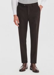 PAKO LORENTE – Ciemnobrązowe spodnie garniturowe. Brązowe eleganckie spodnie męskie Pako Lorente, bez wzorów, z elastanu. Za 599.99 zł.