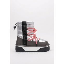 Buty zimowe damskie D.Franklin. Czerwone obuwie sportowe damskie D.Franklin, bez wzorów, trekkingowe. Za 248.70 zł.