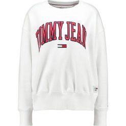 Tommy Jeans COLLEGIATE Bluza bright white. Bluzy damskie marki Tommy Jeans. Za 399.00 zł.