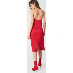 NA-KD Sukienka bieliźniana Color Block - Red. Sukienki damskie marki NA-KD. W wyprzedaży za 36.58 zł.