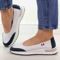 Białe nv ażurowane skórzane baleriny damskie T.Sokolski w26-608. Białe obuwie sportowe damskie Sokolski, w ażurowe wzory, z dresówki. Za 199.00 zł.