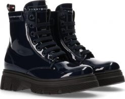 Tommy Hilfiger Tommy Hilfiger skórzane botki lakierowane LACE UP BOOTIE BLUE T4A5-33040-0775800-800 36. Niebieskie botki damskie Tommy Hilfiger, z lakierowanej skóry, bez obcasa, bez zapięcia. Za 599.99 zł.