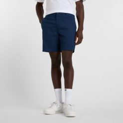 Spodenki męskie New Balance MS51583NNY – granatowe. Niebieskie szorty męskie New Balance, m, bez wzorów, z bawełny, klasyczne. Za 269.99 zł.