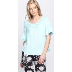 Jasnoniebieska Bluzka Throw A Wish. Bluzki damskie Born2be. Za 49.99 zł.