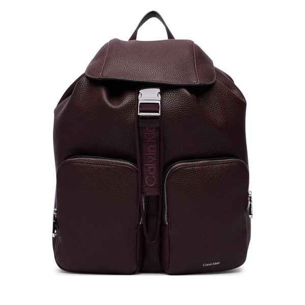 Plecak Calvin Klein. Czerwone plecaki damskie Calvin Klein, bez wzorów. Za 584.99 zł.