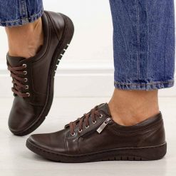 Brązowe Polskie półbuty damskie Gregors 747. Brązowe półbuty damskie GREGORS, na jesień, bez wzorów, z jeansu, eleganckie, bez obcasa, na płaskiej podeszwie, bez zapięcia. Za 349.00 zł.