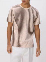 T-shirt regular w paski - brązowy. Brązowe t-shirty męskie Reserved, l, bez wzorów, z bawełny, bez kołnierzyka. W wyprzedaży za 39.99 zł.
