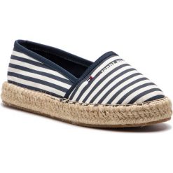 Espadryle TOMMY HILFIGER - Flat Espadrille Stripes FW0FW04108 Sky Capitan 440. Białe espadryle damskie Tommy Hilfiger, z materiału. Za 279.00 zł.