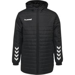 HUMMEL Kurtka z kapturem pikowana męska PROMO BENCH JACKET czarna. Czarne kurtki męskie Hummel, m, bez wzorów, sportowe, z kapturem. Za 150.00 zł.