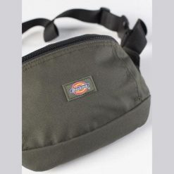 Nerka Dickies Blanchard Olive. Zielone saszetki męskie Dickies, małe. Za 156.51 zł.