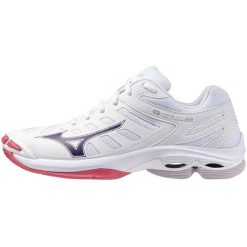 Damskie buty halowe Mizuno Wave Voltage. Białe obuwie sportowe damskie Mizuno, bez wzorów, do biegania, mizuno wave. W wyprzedaży za 402.60 zł.