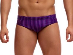 Kąpielówki męskie Funky Trunks Peach Tea - slipy. Pomarańczowe kąpielówki męskie FUNKY TRUNKS, l, bez wzorów, z materiału, na fitness i siłownię. Za 139.00 zł.