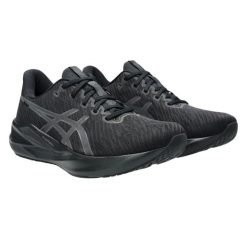 Trampki Męskie Versablast. Czarne trampki męskie Asics, bez wzorów, z koronki, bez zapięcia. Za 329.99 zł.