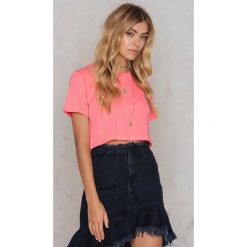 NA-KD Basic Krótki T-shirt Neon - Pink. Różowe t-shirty damskie NA-KD Basic, z bawełny. W wyprzedaży za 18.29 zł.