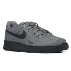 Buty Sportowe Młodzieżowe Nike Air Force 1 GS. Szara obuwie sportowe damskie Nike, bez wzorów, Nike Air Force. Za 360.80 zł.