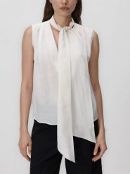 Bluzka z szalem - złamana biel. Bluzki damskie Reserved, l, bez wzorów, z tkaniny, klasyczne, bez kołnierzyka, bez ramiączek. Za 99.99 zł.