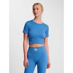 Damska koszulka bezszwowa Hummel Pulse. Niebieskie koszulki sportowe damskie Hummel, bez wzorów, sportowe, bez kołnierzyka. Za 153.50 zł.