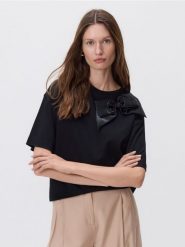 T-shirt z merceryzowanej bawełny - czarny. Czarne t-shirty damskie Reserved, l, bez wzorów, z bawełny, bez kołnierzyka. W wyprzedaży za 29.99 zł.