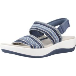 Sandały CLARKS ARLA STROLL Niebieski. Niebieskie sandały damskie Clarks, bez wzorów, z tkaniny, bez obcasa, bez zapięcia. Za 141.99 zł.
