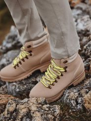 Zimowe buty męskie trekkingowe z kontrastowymi sznurówkami - piaskowe V1 OM-FOBO-0132 - 46. Trekkingi męskie Ombre Clothing, na zimę. W wyprzedaży za 99.99 zł.