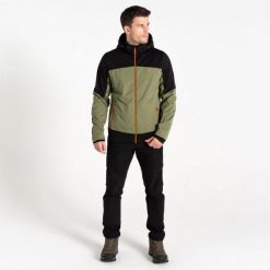Kurtka turystyczna męska Dare2b Mountaineer softshell. Zielone kurtki męskie Dare 2b, m, bez wzorów, z poliesteru, trekkingowe. Za 359.70 zł.