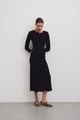 Dopasowana sukienka maxi z napami w kolorze TOTALLY BLACK- MENSA-XS. Czarne sukienki damskie Marsala, xs, bez wzorów, z bawełny, eleganckie, bez kołnierzyka, bez ramiączek, maxi, dopasowane. Za 319.90 zł.