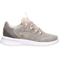 Sneakersy "KF Lock" w kolorze szaro-jasnoróżowym. Trampki i tenisówki dziewczęce marki KangaRoos. W wyprzedaży za 82.95 zł.