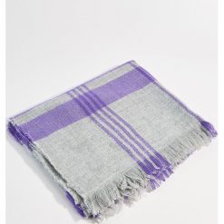 Szal w kratę - Szary. Szare szaliki i chusty damskie Mohito. Za 49.99 zł.