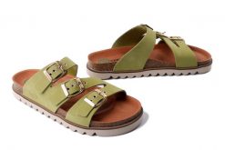 DR. BRINKMANN 700684-71 hellgrun, klapki damskie. Zielone klapki damskie Dr. Brinkmann, bez wzorów, ze skóry, bez obcasa. Za 279.92 zł.