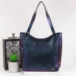 Torebka skórzana damska kameleon DAN-A T442. Torebki do ręki damskie DAN-A, bez wzorów, ze skóry, bez dodatków. Za 399.99 zł.