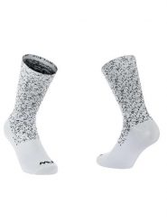 Skarpety rowerowe NORTHWAVE Stardust Sock białe. Białe skarpety męskie Northwave, bez wzorów, z meshu. Za 69.00 zł.