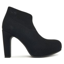 Botki United Nude. Czarne botki damskie United Nude, bez obcasa, na słupku, bez zapięcia. Za 979.99 zł.