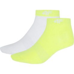 Skarpetki damskie (2 pary) SOD004 - biały+żółty neon. Białe skarpety damskie 4f, z materiału. W wyprzedaży za 24.99 zł.
