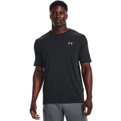 Under Armour M L CHEST LOCKUP SS MFO Koszulka męska. Czarne koszulki sportowe męskie Under Armour, l, bez wzorów, z bawełny, bez kołnierzyka, bez ramiączek. Za 76.99 zł.