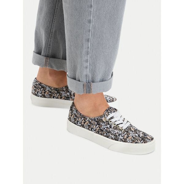 Tenisówki Vans. Szare trampki i tenisówki damskie Vans, bez wzorów, bez zapięcia. Za 332.99 zł.