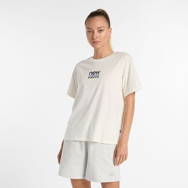 Koszulka damska New Balance WT51541SST – beżowa. Brązowe t-shirty damskie New Balance, s, bez wzorów, z bawełny, eleganckie, bez kołnierzyka. Za 79.99 zł.